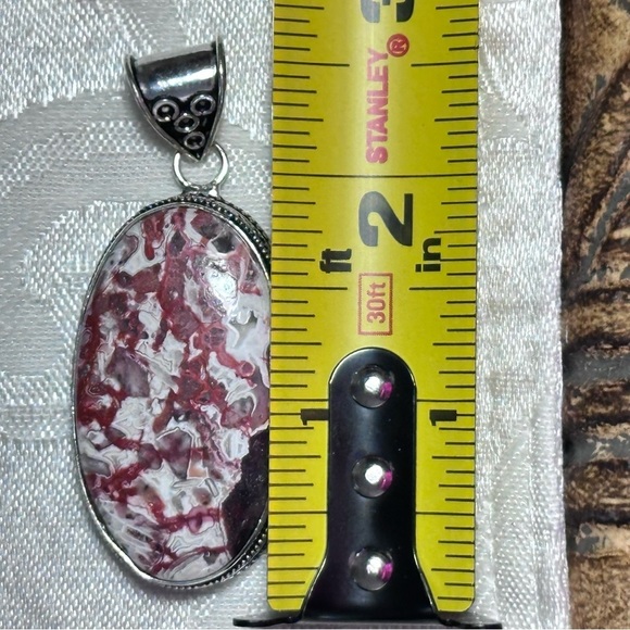 Unique CRAZY LACE AGATE Natural Organic Red and White Stone Pendant Necklace - Picture 4 of 11